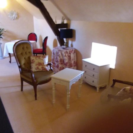Le Moulin De Meral Montsurs Exterior photo