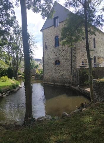 Le Moulin De Meral Montsurs Exterior photo